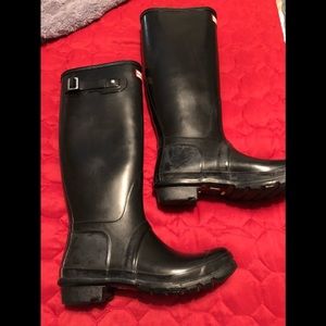 Black hunter rain boots